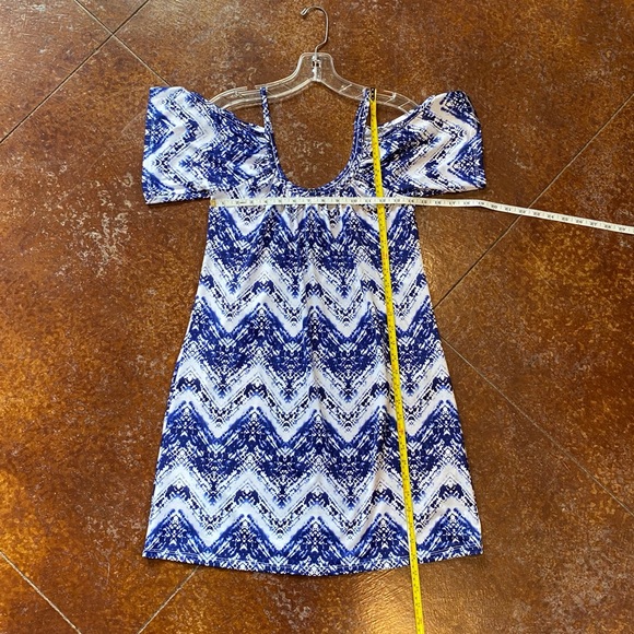 VENUS Dresses & Skirts - VENUS Cold-shoulder Dress XS Blue/White